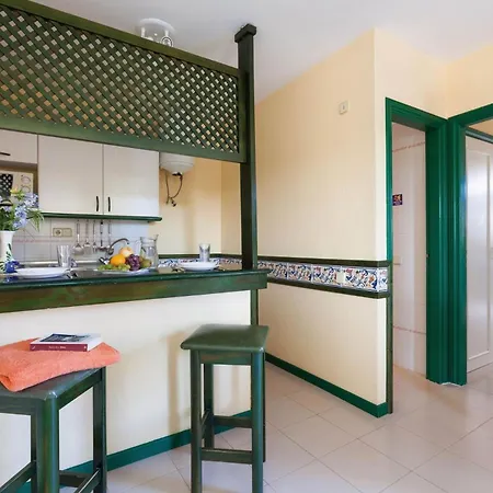 One Bedroom With Pool, At 200m From The Caleta De Fuste